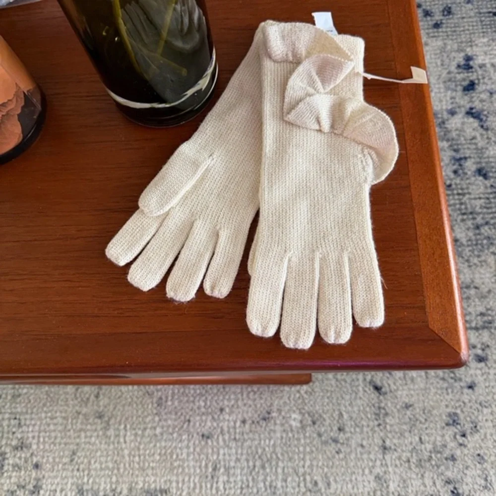 Talbots Cream Knit Gloves
